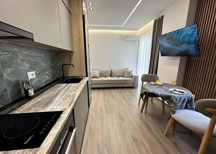 Seaside Escape * Golem (Tirana)